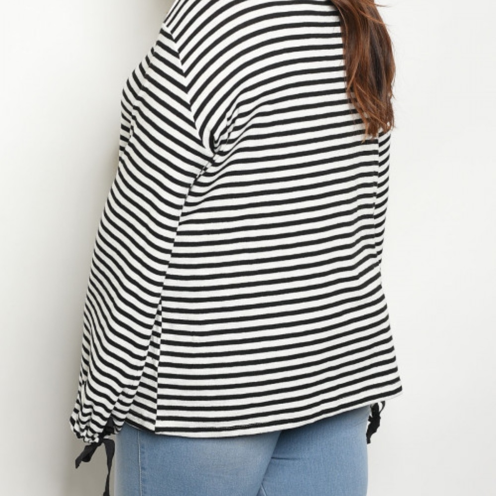 PLUS! Black & White Stripe Knit! Size 1X, 2X & 3X - Picture 2 of 4